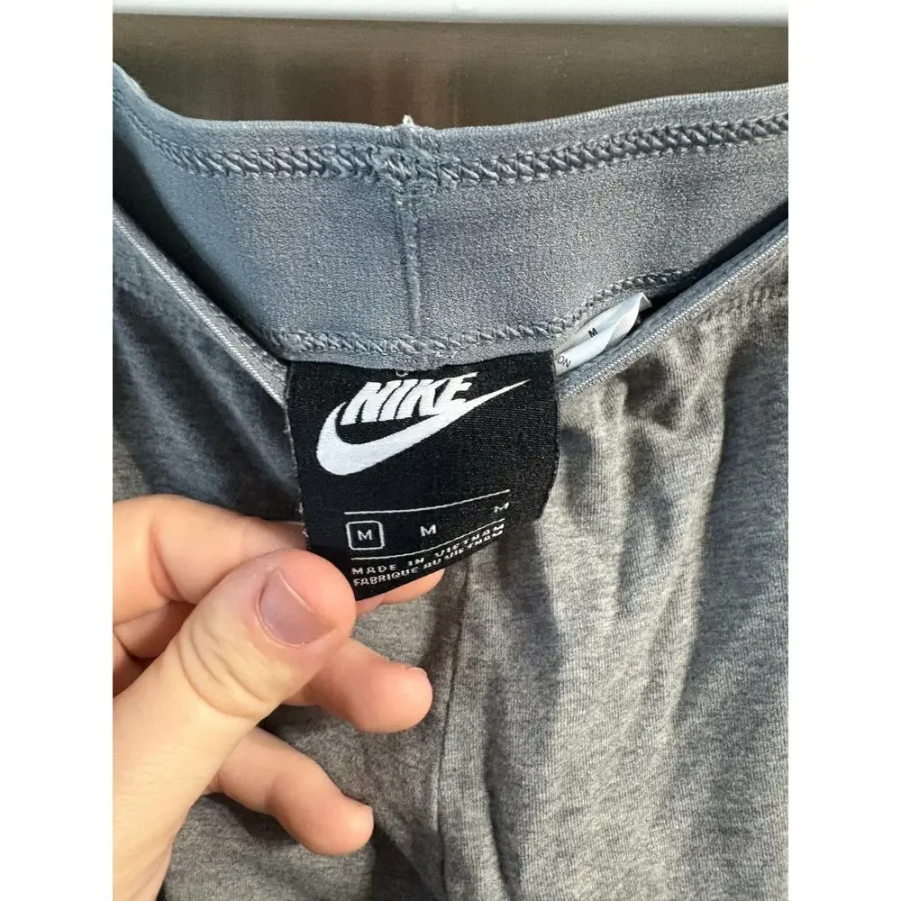 5/$20 Grey Leggings - Nike - M